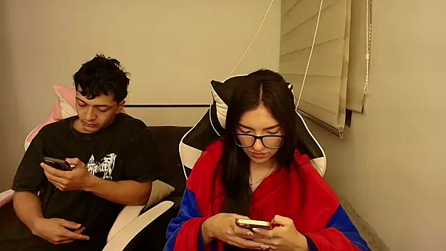 DesireLuxe online show from 11.30.25