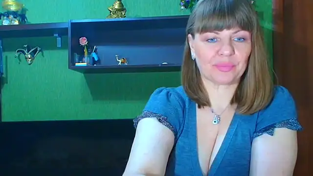 Snapshot of VeronikawGold chatting on 11.12.25 VeronikawGold online show from 11.12.25