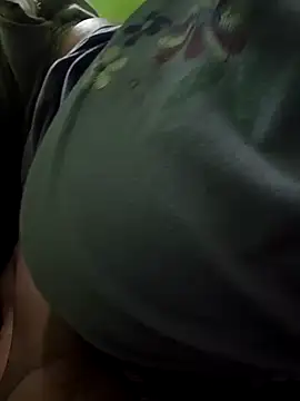 Snapshot of LOVELY__SMART__CPL chatting on 03.23.25 LOVELY SMART CPL online show from 03.23.25