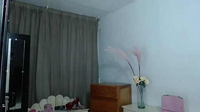 Snapshot of EngelCristaly chatting on 09.29.25 EngelCristaly online show from 09.29.25