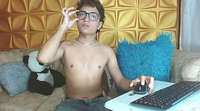 CamilowhiteS online show from 03.18.25
