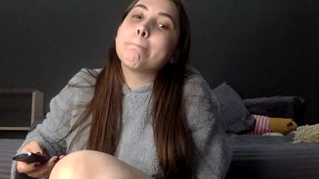 Snapshot of bysinka18 chatting on 05.14.26 bysinka18 online show from 05.14.26