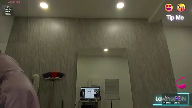 lenaevanss1 online show from 03.18.25