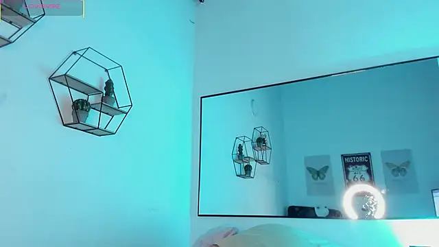 Snapshot of Little_Lau1 chatting on 11.18.25 Little Lau1 online show from 11.18.25