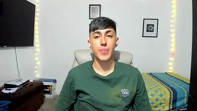 Snapshot of babymaik chatting on 09.18.25 babymaik online show from 09.18.25