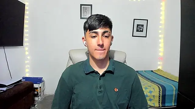 Snapshot of babymaik chatting on 10.02.25 babymaik online show from 10.02.25