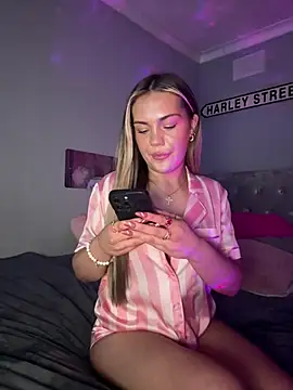 hottie harleigh69 online show from 02.20.25