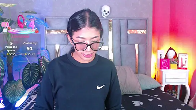 Tyla Ks online show from 10.15.25