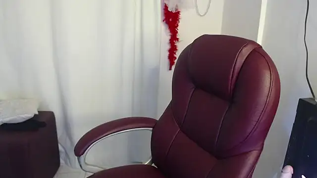 Mature 2025 online show from 02.28.26