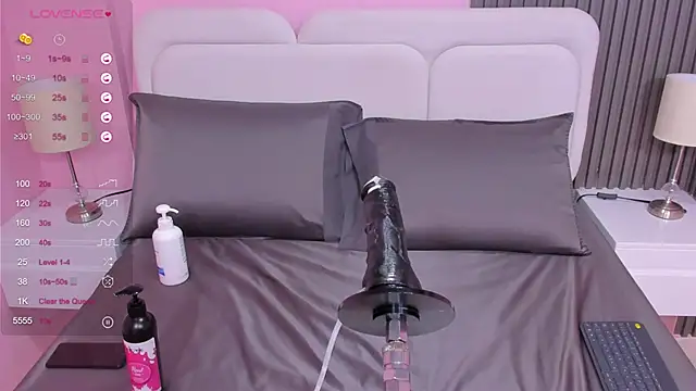 Snapshot of honey_sofii_ chatting on 03.08.25 honey sofii online show from 03.08.25