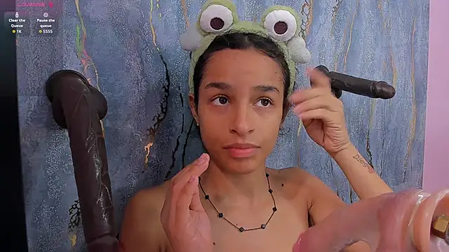 Snapshot of honey_sofii_ chatting on 09.24.25 honey sofii online show from 09.24.25