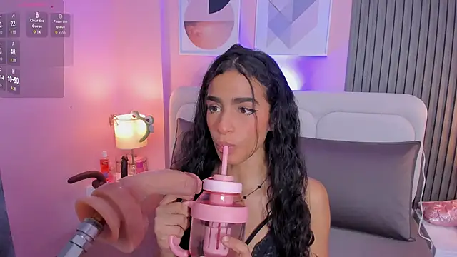 Snapshot of honey_sofii_ chatting on 09.28.25 honey sofii online show from 09.28.25