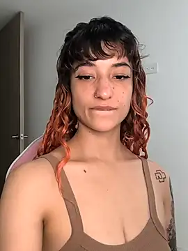 Snapshot of jennalux_ chatting on 10.21.25 jennalux online show from 10.21.25