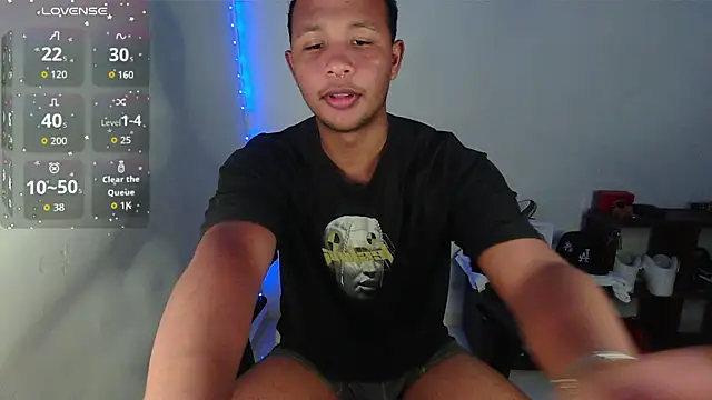 Snapshot of Gooss_cum chatting on 10.25.25 Gooss cum online show from 10.25.25