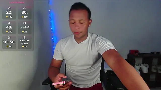 Snapshot of Gooss_cum chatting on 11.08.25 Gooss cum online show from 11.08.25