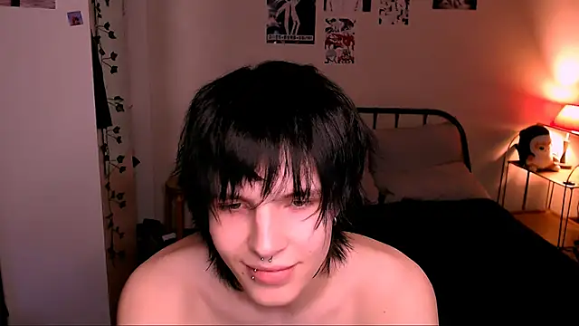 Snapshot of timi-moon chatting on 10.23.25 timi-moon online show from 10.23.25