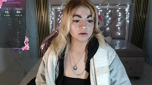 lili conor s online show from 10.02.25