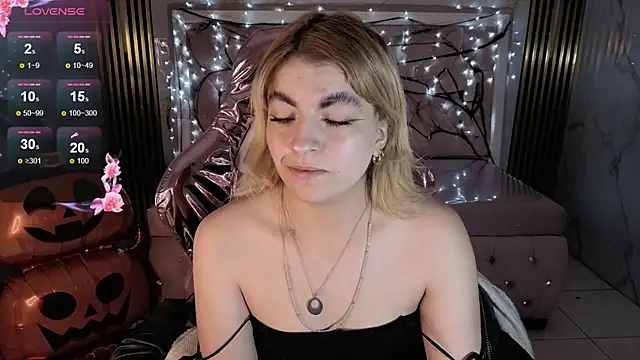 lili conor s online show from 10.22.25