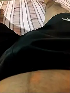 Snapshot of hugedick12 chatting on 03.10.25 hugedick12 online show from 03.10.25