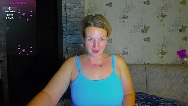 Snapshot of LadyLucky_ chatting on 03.15.25 LadyLucky online show from 03.15.25