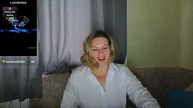 Snapshot of LadyLucky_ chatting on 10.22.25 LadyLucky online show from 10.22.25