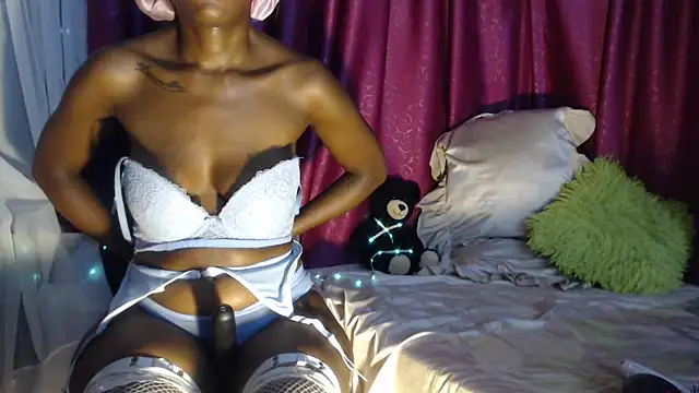 Snapshot of xxTatiannaxx chatting on 03.05.25 xxTatiannaxx online show from 03.05.25