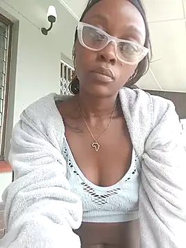 Snapshot of xxTatiannaxx chatting on 03.15.25 xxTatiannaxx online show from 03.15.25