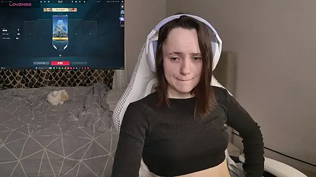 Luna Loveee online show from 01.10.26