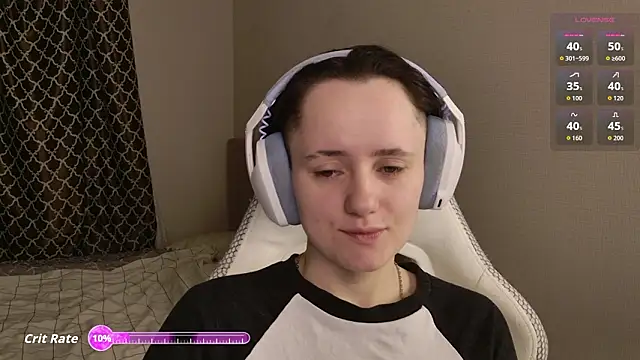 Luna Loveee online show from 02.11.26