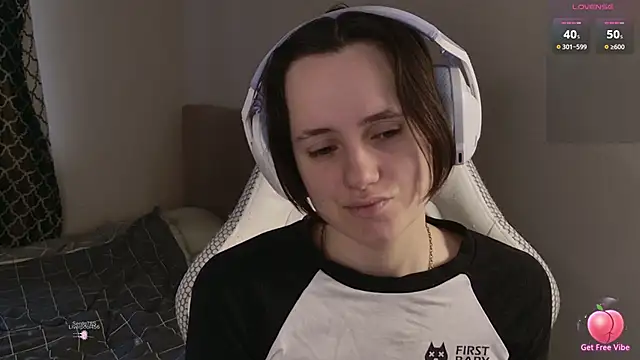 Luna Loveee online show from 03.28.26