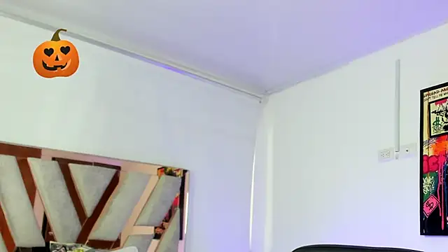 ValeAmayaa online show from 10.15.25