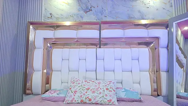 innocenthazel online show from 02.13.26