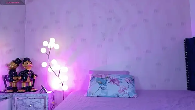 innocenthazel online show from 04.09.26