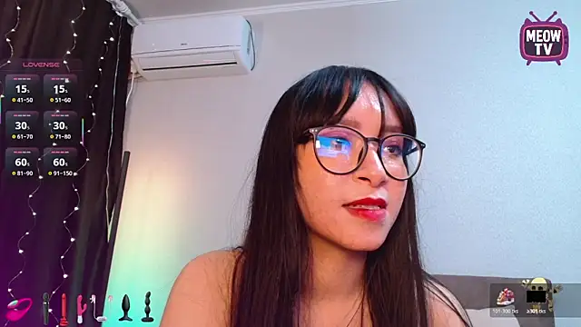 Snapshot of miyakimi0101 chatting on 11.07.25 miyakimi0101 online show from 11.07.25