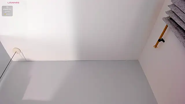 Snapshot of Gracia-Carrera chatting on 11.06.25 Gracia-Carrera online show from 11.06.25