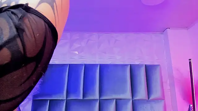 Selene bennet online show from 03.17.26