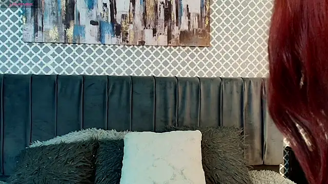 Snapshot of Cassie_bloom chatting on 10.02.25 Cassie bloom online show from 10.02.25