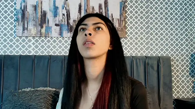 Snapshot of Cassie_bloom chatting on 10.07.25 Cassie bloom online show from 10.07.25