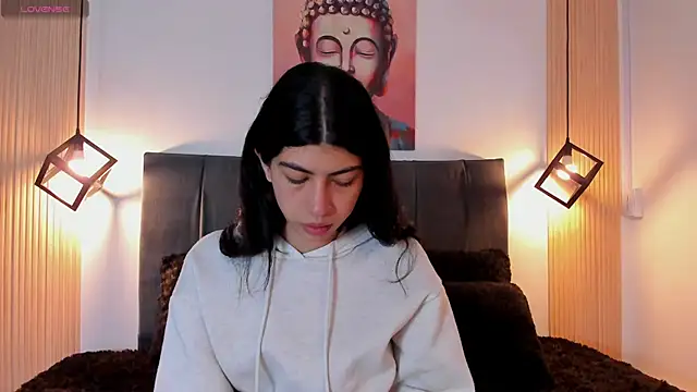 Snapshot of Cassie_bloom chatting on 11.08.25 Cassie bloom online show from 11.08.25