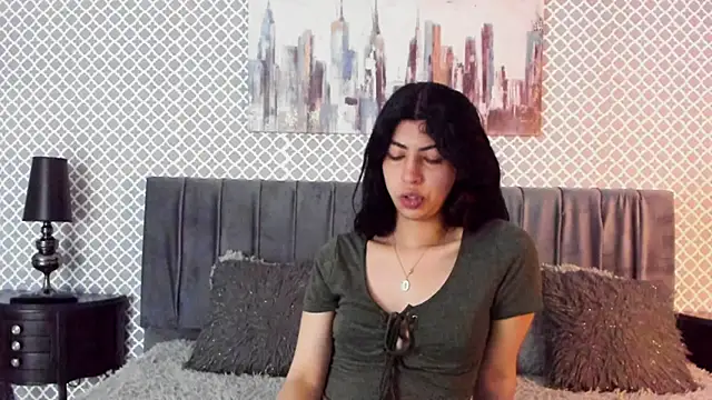 Snapshot of Cassie_bloom chatting on 11.11.25 Cassie bloom online show from 11.11.25