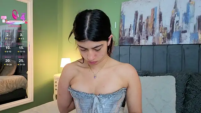 Snapshot of Cassie_bloom chatting on 05.29.26 Cassie bloom online show from 05.29.26