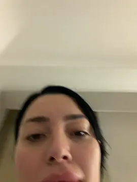 Mia Splash online show from 03.05.26