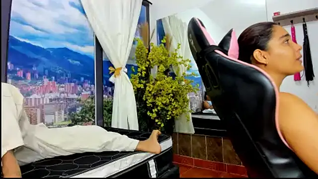 ElizaAndQuisha online show from 11.05.25