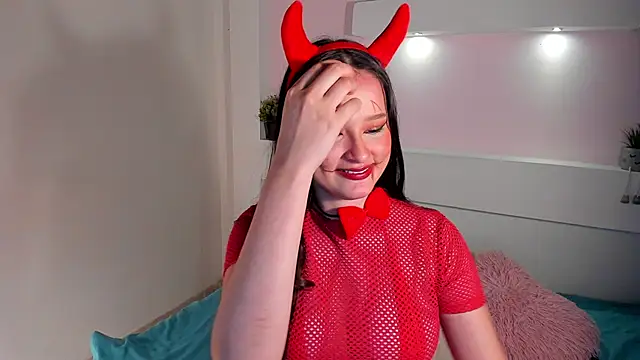 JasmineBella0 online show from 10.31.25