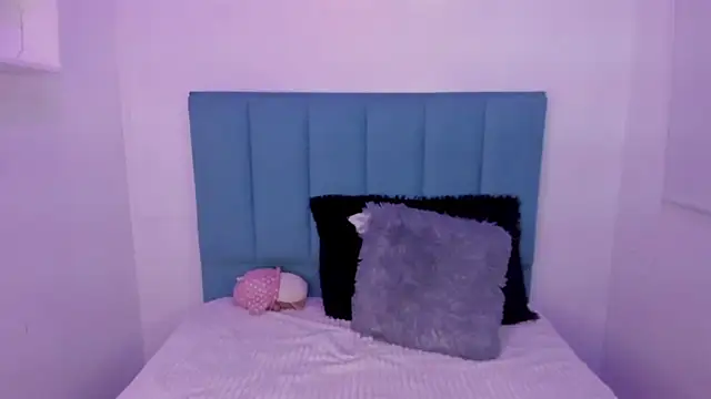 Snapshot of Anniie__Evans chatting on 10.01.25 Anniie Evans online show from 10.01.25