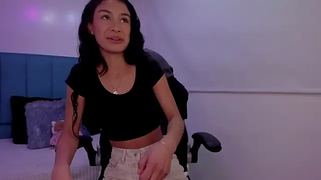 Snapshot of Anniie__Evans chatting on 10.07.25 Anniie Evans online show from 10.07.25