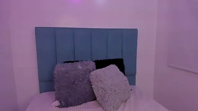 Snapshot of Anniie__Evans chatting on 11.03.25 Anniie Evans online show from 11.03.25