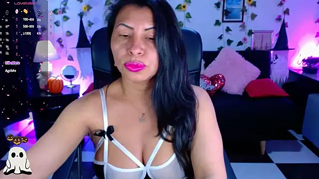 Snapshot of AbbyPrincessAGT chatting on 10.27.25 AbbyPrincessAGT online show from 10.27.25