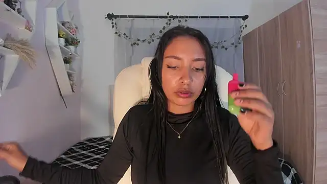 Emma lorense22 online show from 11.13.25