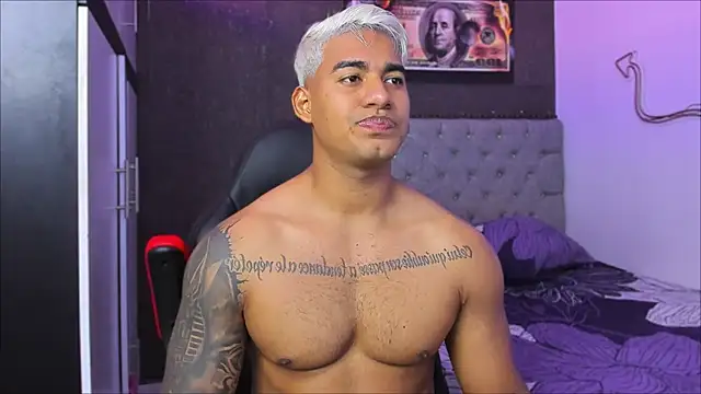 Snapshot of luigi_hot_ chatting on 01.17.26 luigi hot online show from 01.17.26